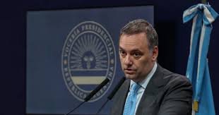 Investigan a Manuel Adorni por presunto enriquecimiento ilícito tras la compra de un departamento en Caballito Investigan a Manuel Adorni por presunto enriquecimiento ilícito tras la compra de un departamento en Caballito