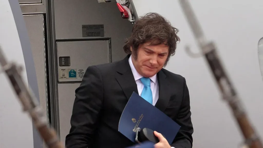 Javier Milei llega a Tucumán para el FENOA 2026: agenda, seguridad y contexto político Javier Milei llega a Tucumán para el FENOA 2026: agenda, seguridad y contexto político