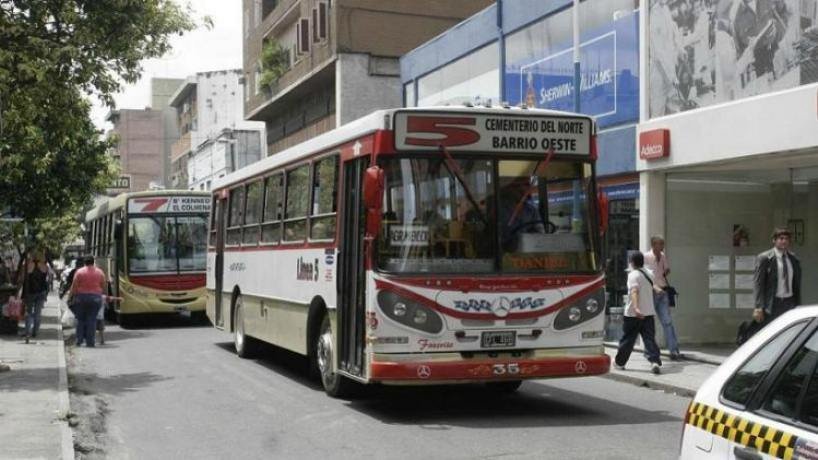 Crisis del transporte en Tucumán: el aumento del combustible pone en riesgo la frecuencia de colectivos Crisis del transporte en Tucumán: el aumento del combustible pone en riesgo la frecuencia de colectivos