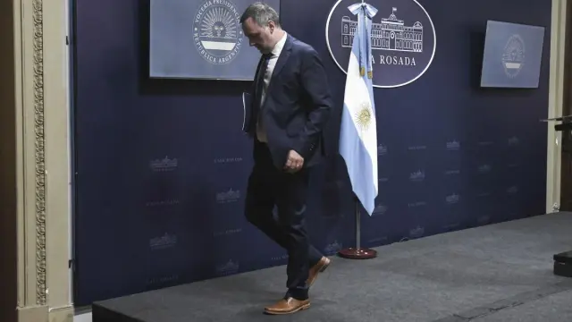 Manuel Adorni bajo presión: investigación judicial, viajes y dudas sobre su continuidad Manuel Adorni bajo presión: investigación judicial, viajes y dudas sobre su continuidad