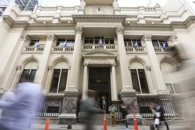 Bajan las reservas del Banco Central: impacto del oro, dólar estable y compras en el mercado Bajan las reservas del Banco Central: impacto del oro, dólar estable y compras en el mercado