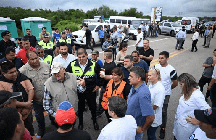Jaldo recorrió La Madrid y supervisó la asistencia a familias afectadas por las lluvias Jaldo recorrió La Madrid y supervisó la asistencia a familias afectadas por las lluvias