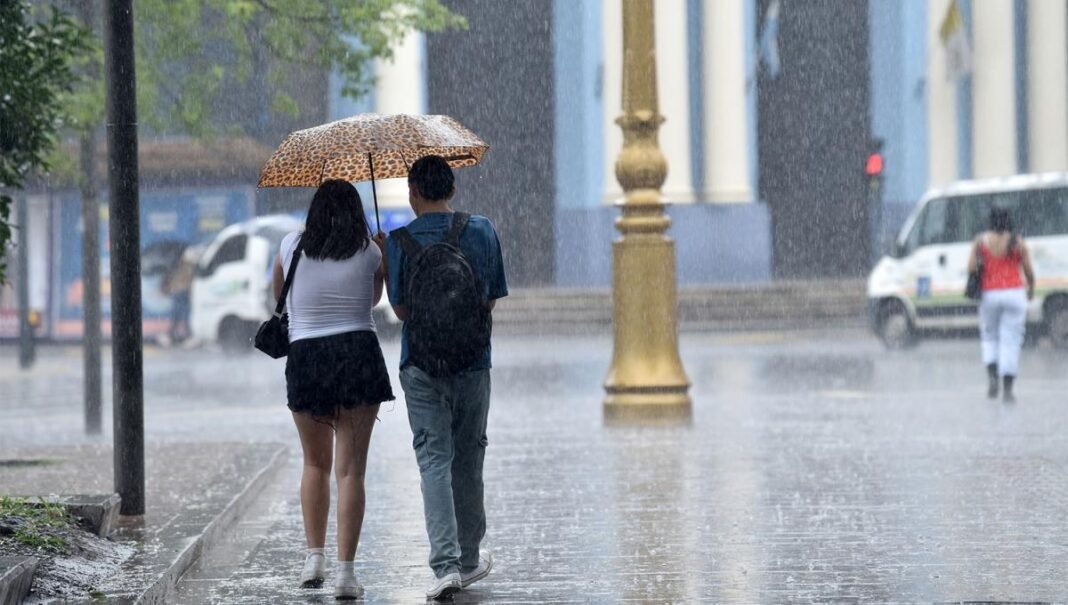 Clima en Tucumán: lluvias intermitentes y cielo nublado durante el fin de semana largo Clima en Tucumán: lluvias intermitentes y cielo nublado durante el fin de semana largo