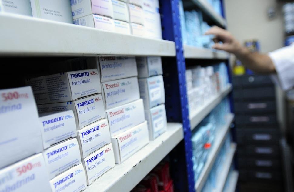 Farmacias en alerta en Tucumán: denuncian retrasos del PAMI y dificultades para sostener el servicio Farmacias en alerta en Tucumán: denuncian retrasos del PAMI y dificultades para sostener el servicio