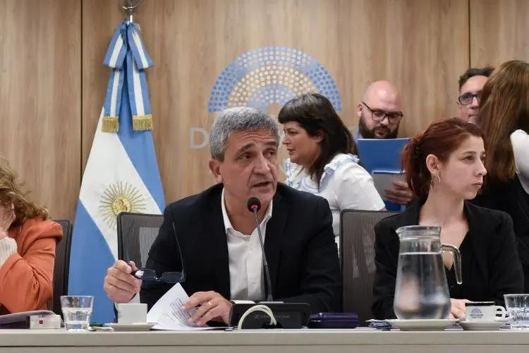 Yedlin presidirá comisión clave en Diputados y alertó por la situación de programas sociales y sanitarios Yedlin presidirá comisión clave en Diputados y alertó por la situación de programas sociales y sanitarios